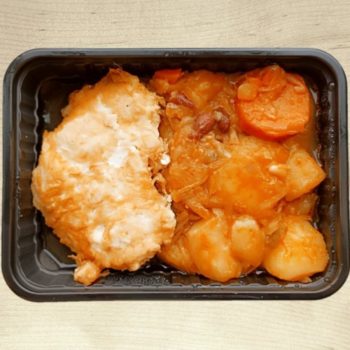 Курица в кляре с овощным рагу